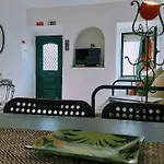 Happy Terrace Downtown Tiny House 100% Portuguese
