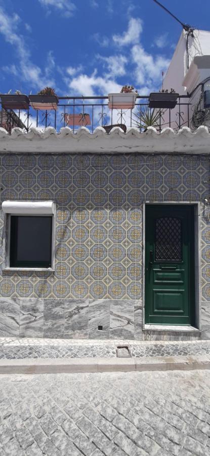 Ferienhaus Happy Terrace Downtown Tiny House 100% Portuguese *