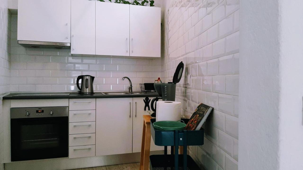 Happy Terrace Downtown Tiny House 100% Portuguese Ferienhaus
